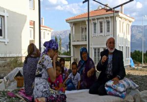 Türkiye Ahıska Türklerine kucak açtı 
