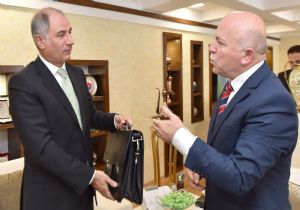 Bakan Ala gündemi yorumladı