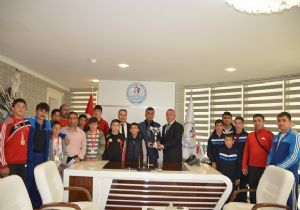Gümüş kupayı Erzurum’a getirdiler