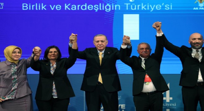 9 belediye başkanı AK Parti ye katıldı