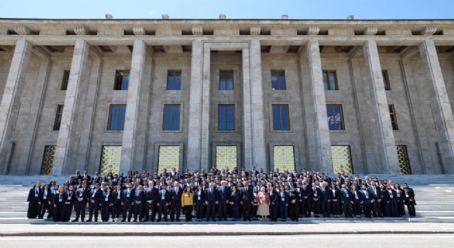 Bak temsilci gençlerle meclisi ziyaret etti