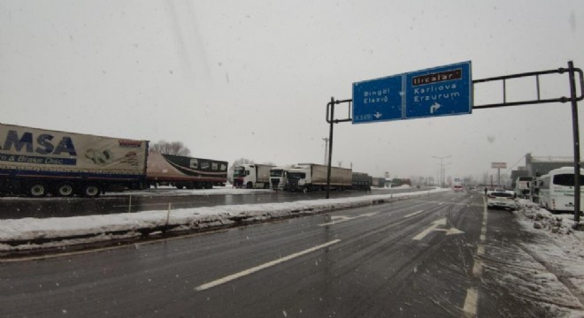 Bingöl - Erzurum yolunda ulaşım durdu
