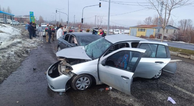 Bingöl yolunda feci kaza: 2 ölü, 3 yaralı