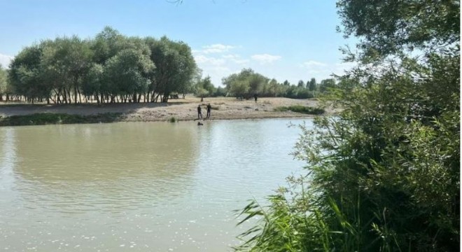 Çocuğunu kurtaran anne Aras’ta kayboldu