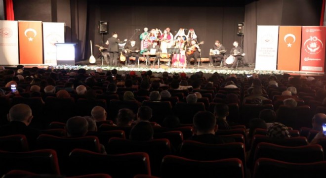 Çocuklardan duygu dolu türkü konseri