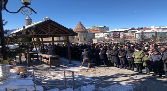 Deprem şehitleri için gıyabi cenaze namazı kılındı