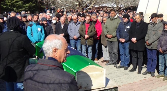 Depremzede akademisyen son yolculuğuna uğurlandı