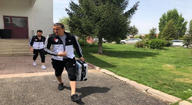 Elazığspor kafilesi Erzurum a geldi