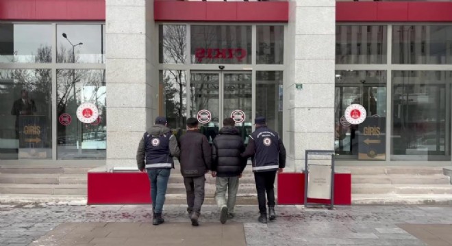 Erzurum'da 48 kaçak göçmen ve 4 organizatör yakalandı