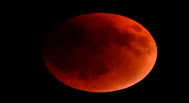 Erzurum da kanlı ay tutulması