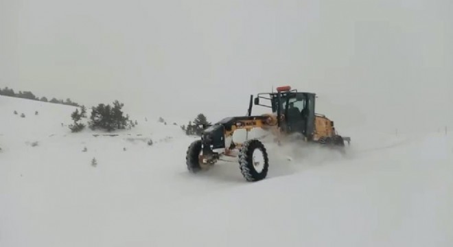 Erzurum’da kapanan köy yolları açılıyor