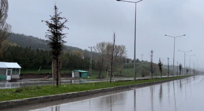 Erzurum’un yüksek kesimlerine kar yağdı