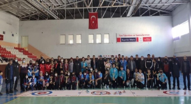 Floor curlingte şampiyonlar belli oldu