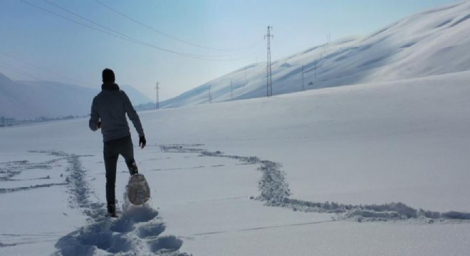 Göçmenlerin trajedesini  Beyaz Gölgeler le anlattı