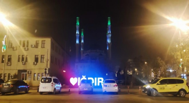 Iğdır da depremde hayatını kaybedenler için sela verildi