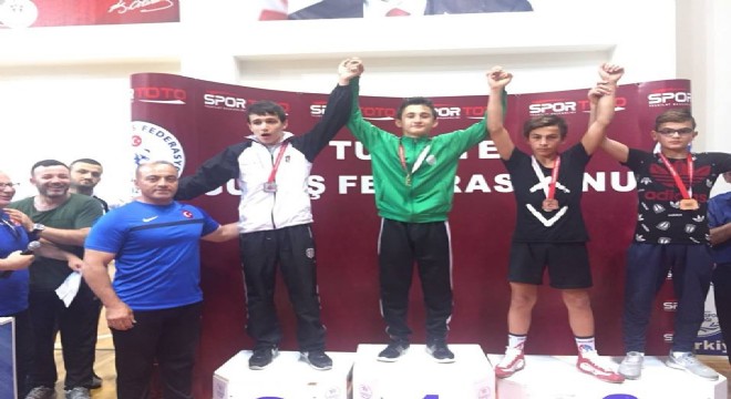 Oltulu kardeşlerin güreş başarısı