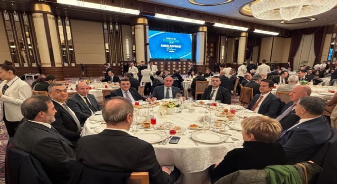 Özakalın, 'Emek sofrası' iftar programına katıldı