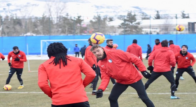 Özdilek ten Konya maçı öncesi önemli açıklamalar