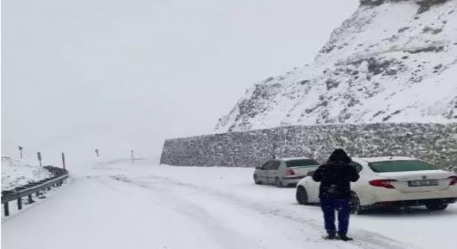 Palandöken de kar ulaşımı olumsuz etkiledi