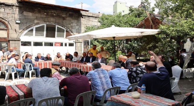 Sekmen’den Hacılar Hanı esnafıyla istişare