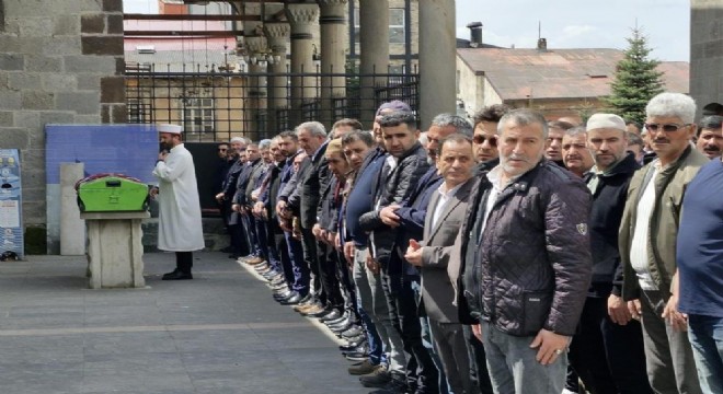 Tanas Ailesi yasta