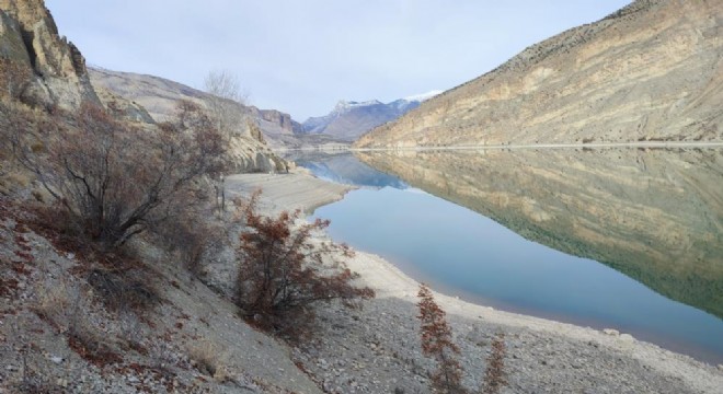 Tortum Gölü nde su seviyesi düştü