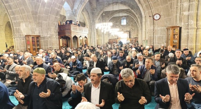 Ulu Cami’de dualarla bayram coşkusu paylaşıldı