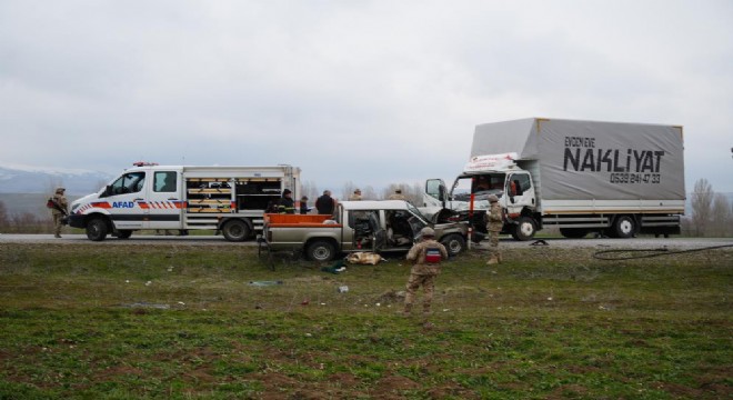 Varto yolunda feci kaza: 1 ölü, 2 yaralı