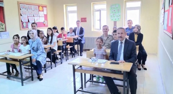 Yaptırmış,  öğrencilerin karne heyecanını paylaştı