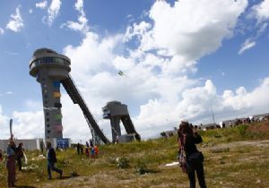 Erzurum da gökyüzü uçurtmalarla bezendi