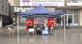 Analar evlat nöbetini sürdürüyor