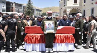 Bitlis şehidini uğurladı