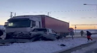 Buzlanma kazalara yol açtı