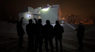 Cemaat namazdayken çatı çöktü