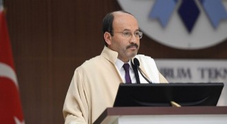 ETÜ'de Akademik Giysi ve ödül töreni
