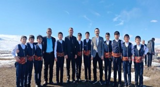 Kaymakam Oğuztürk’ten şampiyon ekibe tebrik