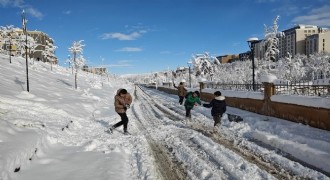 Muş'ta eğitime kar engeli: Okullar 1 gün tatil