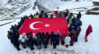 Palandöken Zirvesinde 19 Mayıs coşkusu