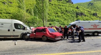 Şenkaya yolunda feci kaza: 2 ölü, 1 ağır yaralı