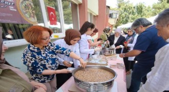 Teknik Meslek Yüksekokulundan aşure ikramı